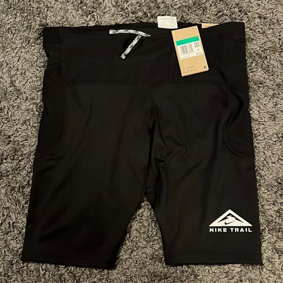 COPY - NWT Nike Trail Lava Loops Dri-FIT Running 1/2-Length Tights